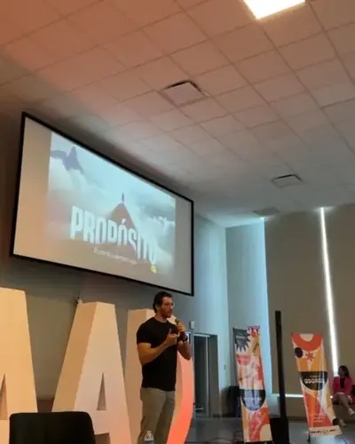 Conferencia en la UAG